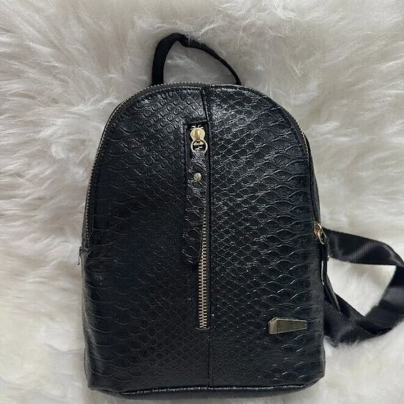 Faux Leather Backpack Small Women's Backpack Made of High-Quality Faux Leather - Picture 8 of 8